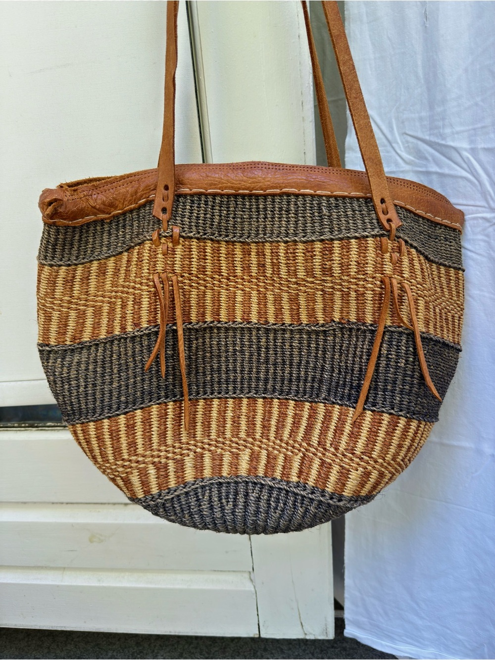 VTG Handwoven Kenyan Kiondo Sisal Woven Basket Tote Bag - Leather Straps